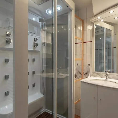 A Modern Wellness Apartment *